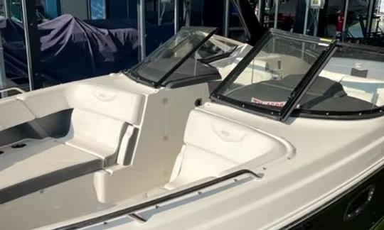 31' Chaparral 307 SSX Luxury Bowrider Rental in Edgewater, MD