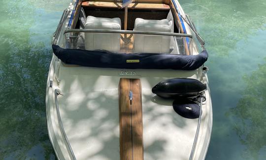 Location de bateaux anciens à Annecy