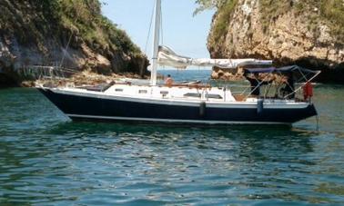 35ft Ericson Puerto Vallarta Sailing Charter for up to 8 people