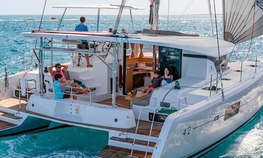 Lagoon 42' 2019 para dormir a bordo de uma ilha na Riviera Maya.