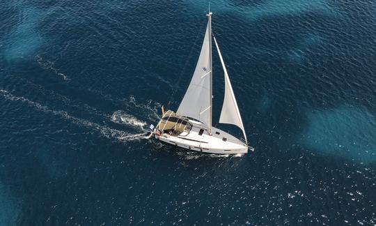 Aluguer de iates à vela Sun Odyssey 410 em Alimos, Grécia