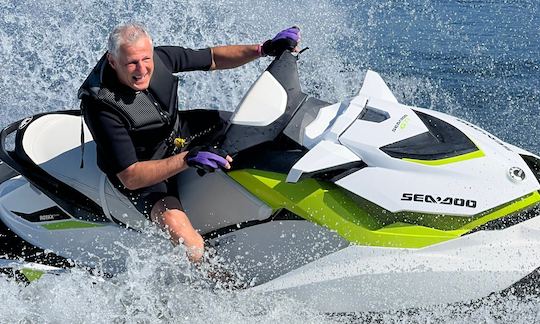 Aluguel de jet ski Seadoo GTI 130 em Kelowna, Colúmbia Britânica