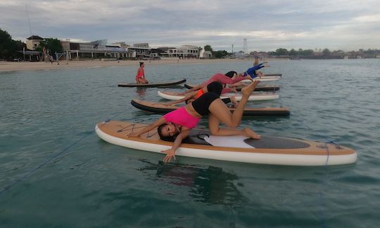 Stand Up Paddle Yoga in Bali