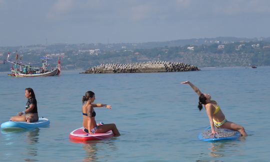 Stand Up Paddle Yoga in Bali