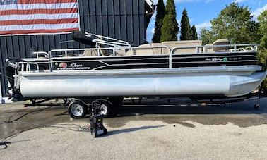 26ft Suntracker Pontoon available on Milwaukee River