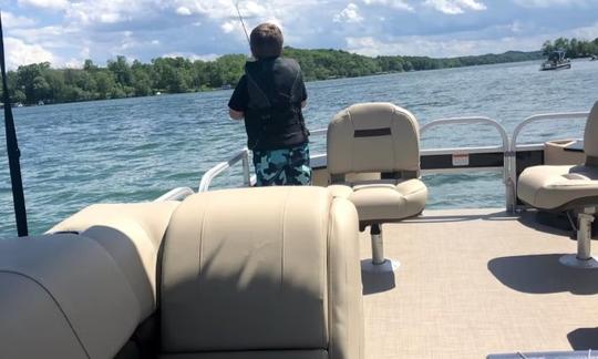 26ft Sun Tracker Pontoon Available On Naga-Waukee Lake