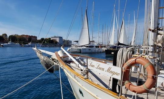 Excursión de un día en velero a motor en Zadar, en San Luca Magno, Croacia de 10 a 12 personas