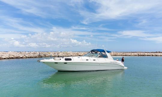 Sea Ray Sundancer 42’ Motor Yacht with all Inclusive in Puerto Aventuras, Quintana Roo