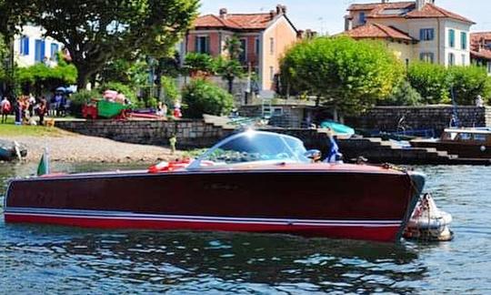 Alquiler de yate a motor Riva Super Florida en el lago Maggiore, Italia