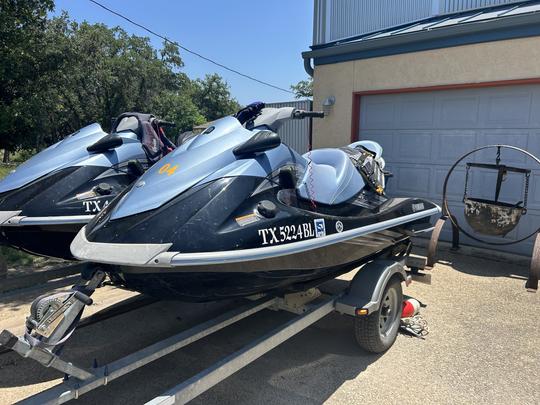 Jet Skis on Canyon Lake, Tx