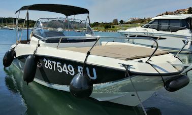 Quicksilver 675 Sundeck With Mercury 225 V6 Pula