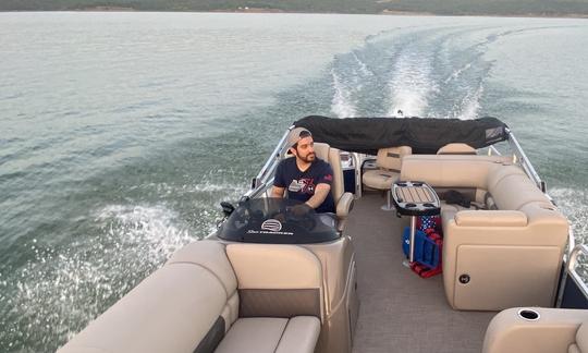 Pontón SunTracker para fiestas/pesca de 24 pies en el lago Ray Hubbard, Texas