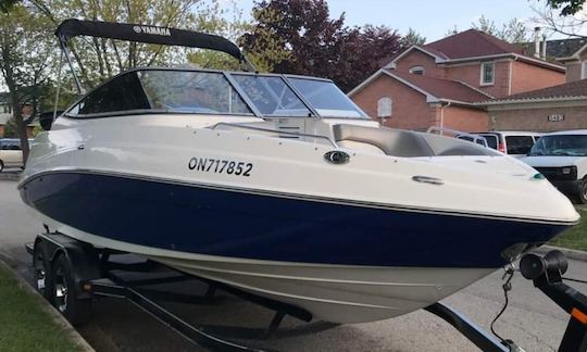 Yamaha AR 230 Bowrider Rental in Toronto, Ontario