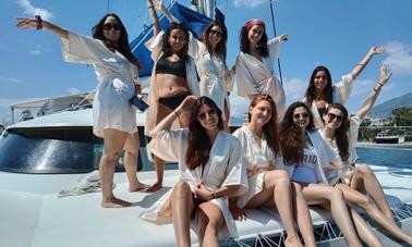 Excursiones en catamarán a vela Fontaine Pajot de 42 pies para avistar delfines en Marbella