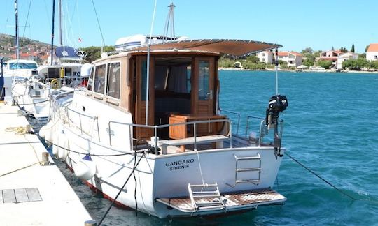 Yacht à moteur en bois Gangaro de 42 pieds à Murter, Croatie