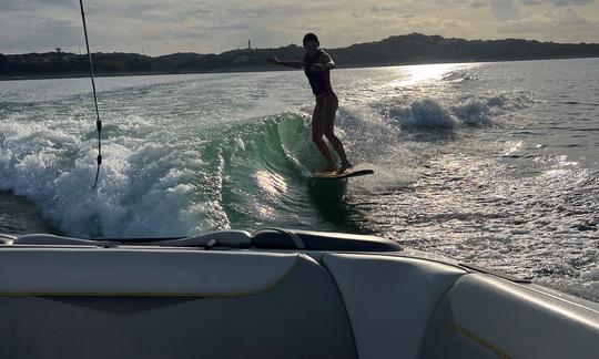 LAKE LBJ - Wake Boat Tige 24V com sistema de surf