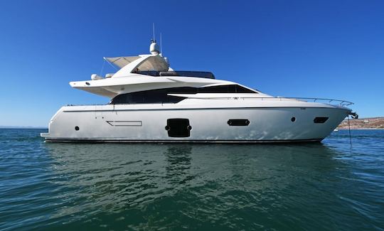 2013 Luxury Ferretti 72’ Yacht VIP Service. Balandra and Espíritu Santo Island!