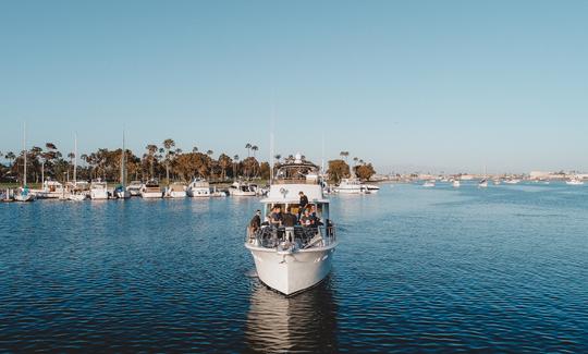 Yate Hatteras de lujo de 60 pies para charters privados y cruceros de fiesta