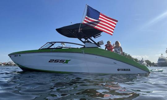 Beautiful 2022 Yamaha 255XD Powerboat for rent in Fort Lauderdale, Florida