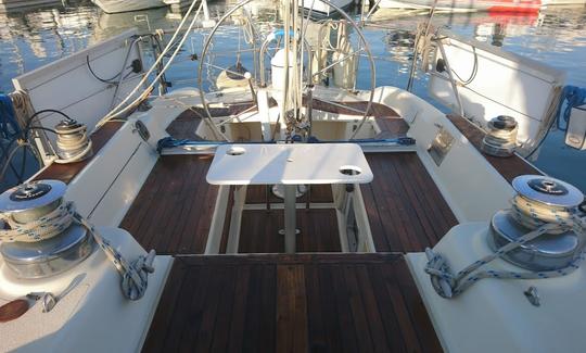 Cockpit, perfect place to rest and enjoy the Marina live