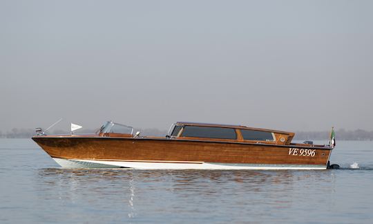 Serenella deluxe wooden boat