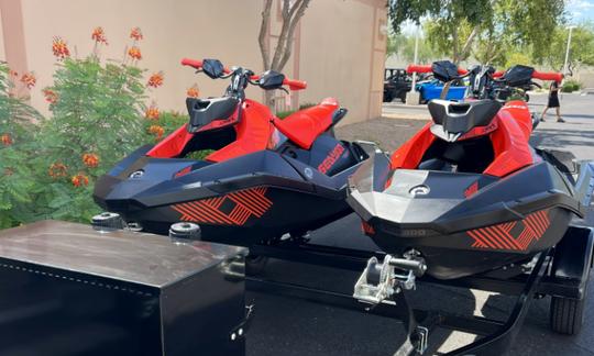 Par de Sea Doo Spark Trixx Jetski 3up 2022 para alugar em Canyon Lake, Arizona