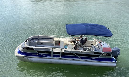  27’ Harris Pontoon For 15 guest - Starting at $150/ hour on LAKE TRAVIS!!