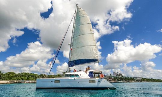 Hermoso y lujoso catamarán nuevo con 44 lagunas en Cozumel/Tour privado en COZUMEL