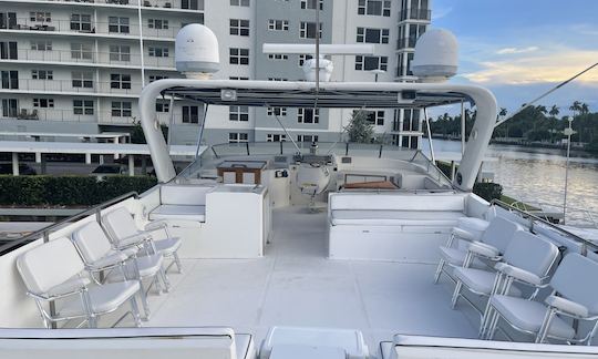 IMMENSE yacht à moteur classique de 60 pieds au centre-ville de Delray Beach SANS FRAIS SUPPLÉMENTAIRES !