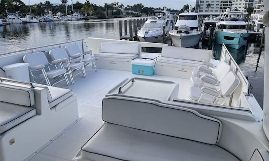 IMMENSE yacht à moteur classique de 60 pieds au centre-ville de Delray Beach SANS FRAIS SUPPLÉMENTAIRES !