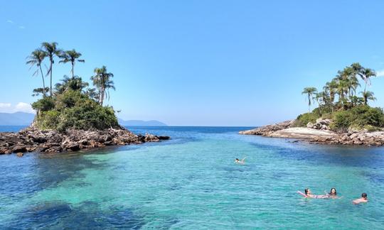 ブラジルのグランデ島にある34フィートのセーリングカタマランに乗って素晴らしい冒険に出かけましょう！