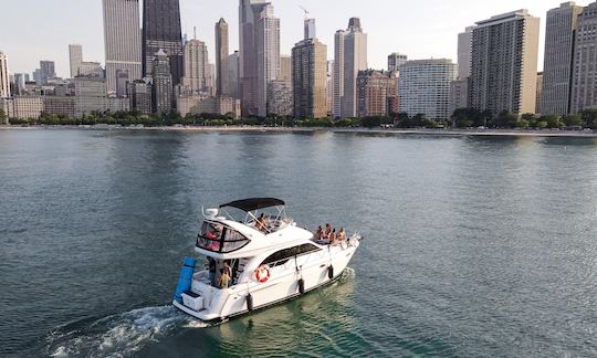 Yacht méridien de luxe à plusieurs niveaux ! Jouets aquatiques inclus - Chicago, IL (I)