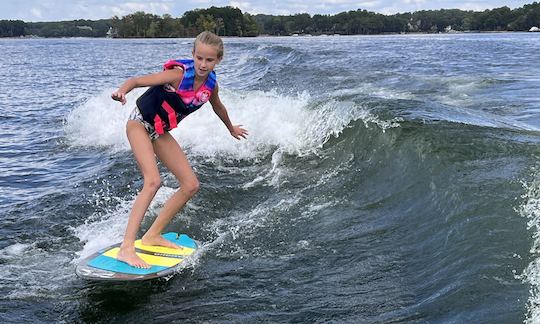 ¡Barco deportivo de lujo Supra 400SA 2018 para surfear, hacer wakeboard, hacer rodilleras o relajarse!