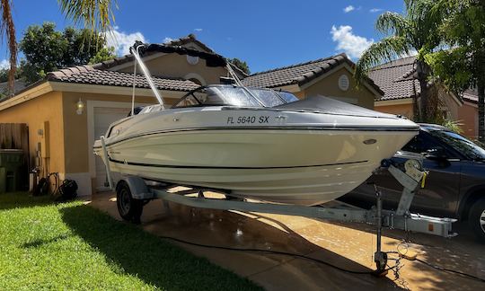 Beautiful and Spacious 21ft Bayliner Bowrider for Rent in Cape Coral, FL