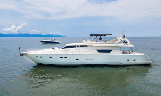 Italian SuperYacht in Marina Vallarta (Includes food)