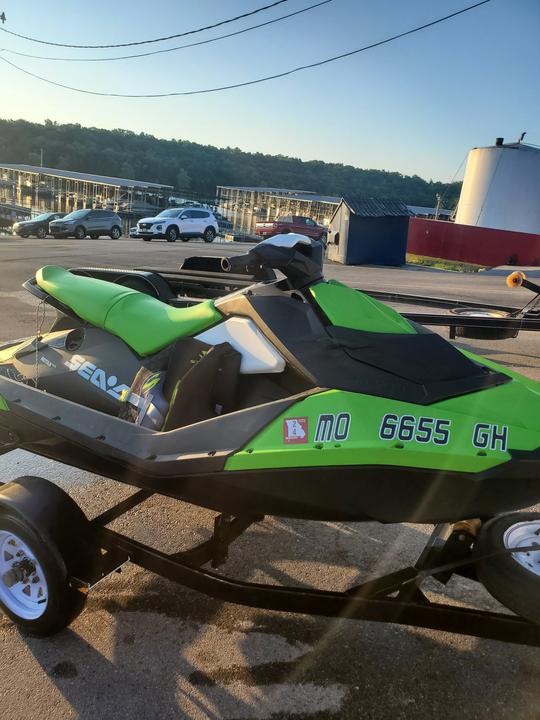 Location de jet-ski Sea Doo Spark Waverunner 2016 à Branson, dans le Missouri