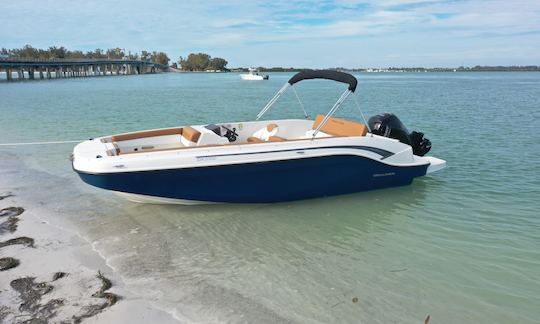 20ft. Bayliner Bowrider - Island Hopper!