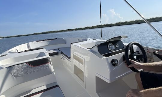 Bateau de pont flambant neuf 2022 à louer à Riviera Beach