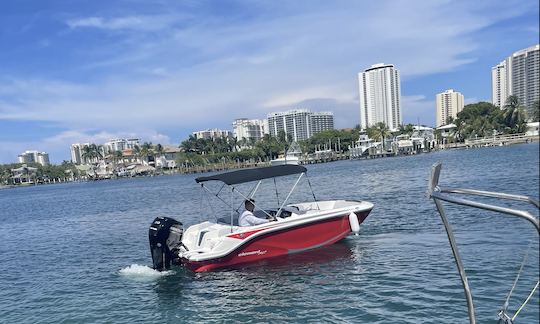 Bateau de pont flambant neuf 2022 à louer à Riviera Beach