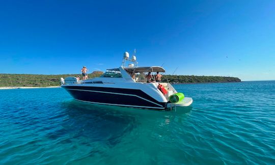 Yate a motor Searay 50 a la playa de Balandra e Isla Espíritu Santo