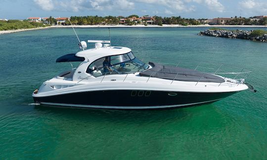 40' Sea Ray Sundancer All-Inclusive Yacht Charter in Tulum Beach.