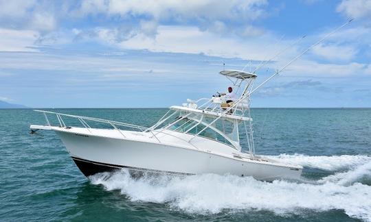 Yate deportivo Luhrs de 36 pies en La Cruz de Huanacaxtle Marina, México