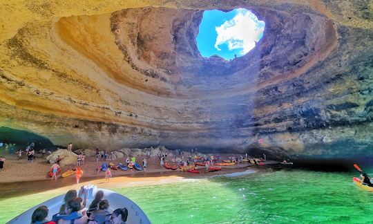 Alquiler de Capelli 900 RIB para un recorrido por cuevas y delfines en Albufeira, Faro