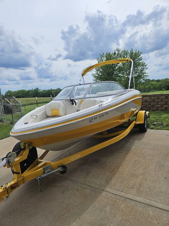 2010 Tahoe Q5i com tubo. Localizado na área de Excelsior Springs