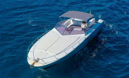 Alugue um iate a motor Magnum Marine de 38 pés em Sorrento, Capri, Positano e Amalfi.