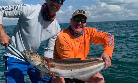 Viajes en barco chárter personalizados de Fort Myers a Nápoles. Pesca, delfines, caza con conchas.