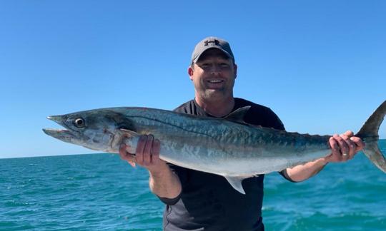 Viajes en barco chárter personalizados de Fort Myers a Nápoles. Pesca, delfines, caza con conchas.