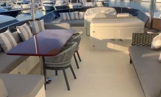 Experiência de iatismo de luxo Azimut 85