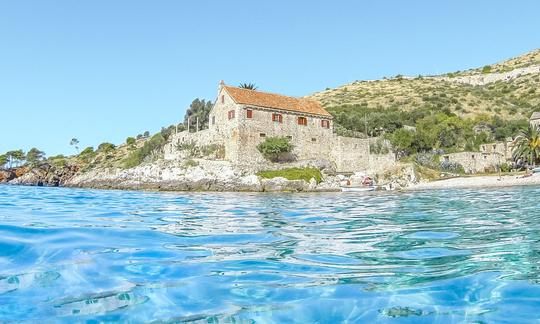 Old fisherman house in Dubovica Bay