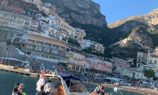 Excursión en barco a Sorrento, Capri y Positano con el yate a motor Aprea Mare